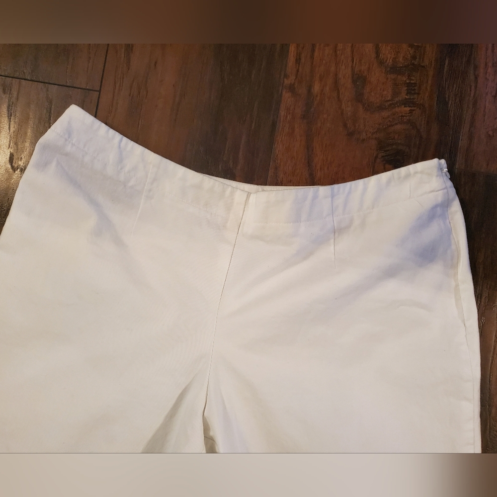 Liz Claiborne White Michaela Mid Rise Capris Size 14 - Picture 2 of 9